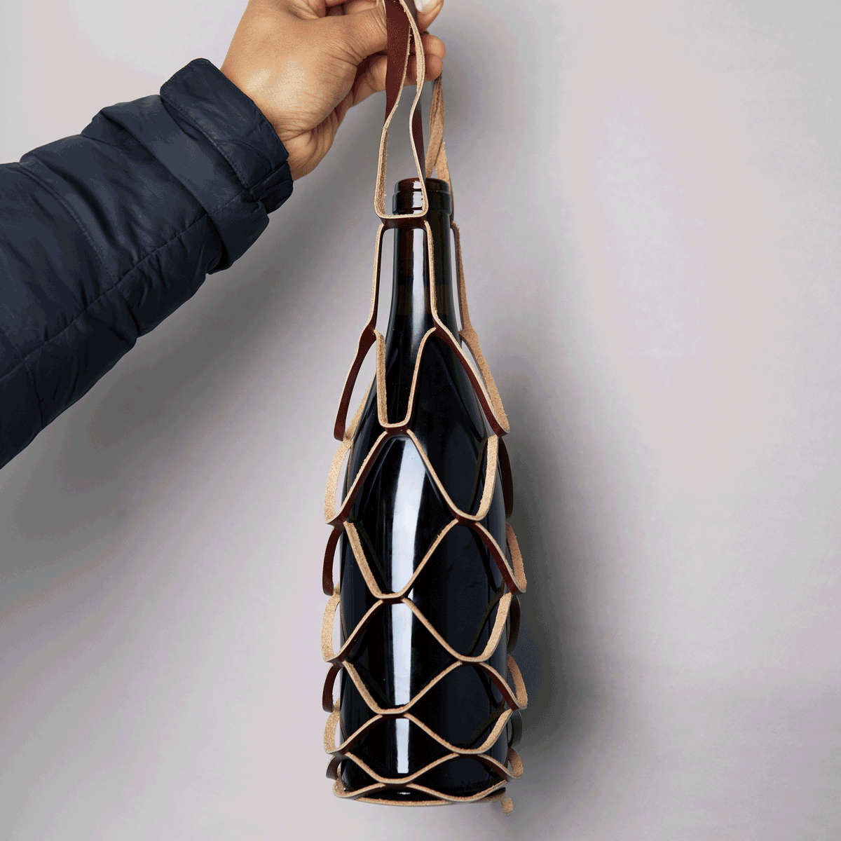 WINONA - Leather Bottle Bag (Pinot)